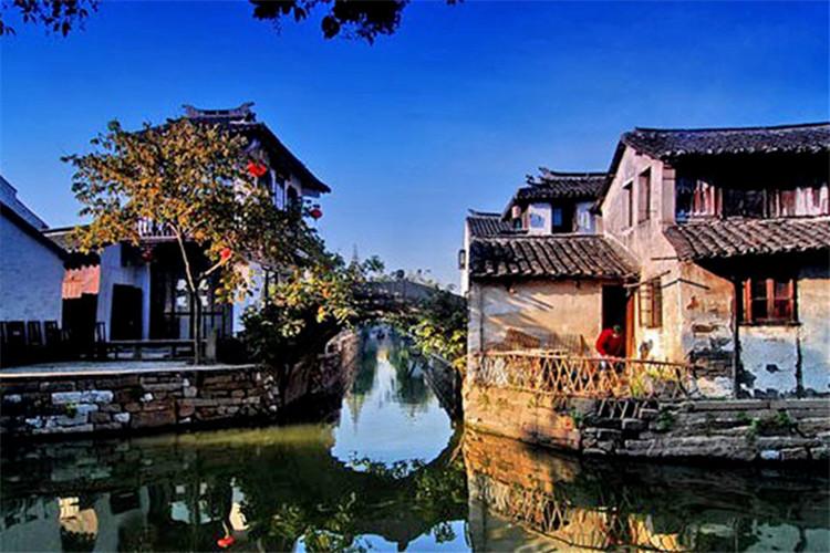 “三蹦子”何以“蹦出海”